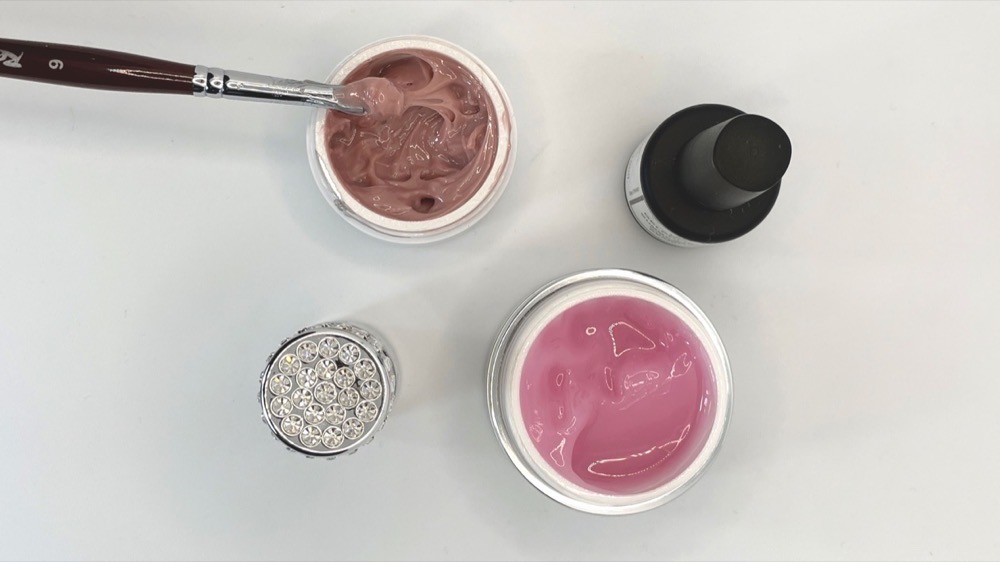 Formation Bases, Gels, Finitions
